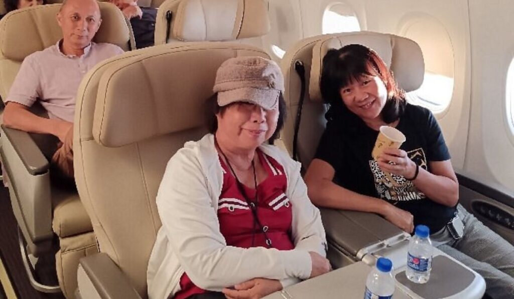 Premium Golden Triangle Tour India with comfortable flight and luxury travel experience