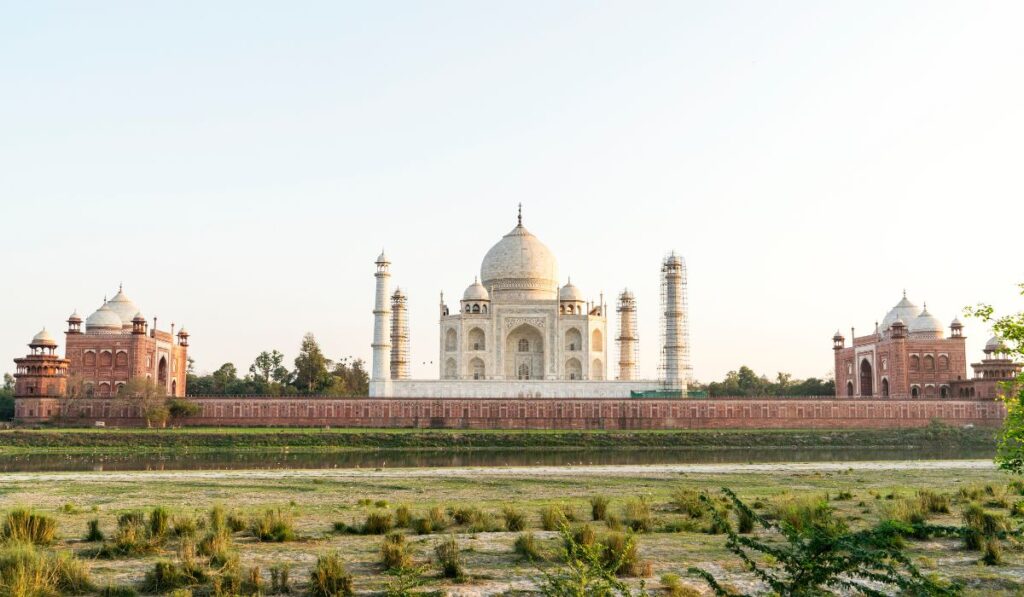 Panoramic view of the Taj Mahal from Mehtab Bagh across the Yamuna River